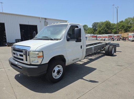 Used 2013 20 ' Cab and Chassis for sale