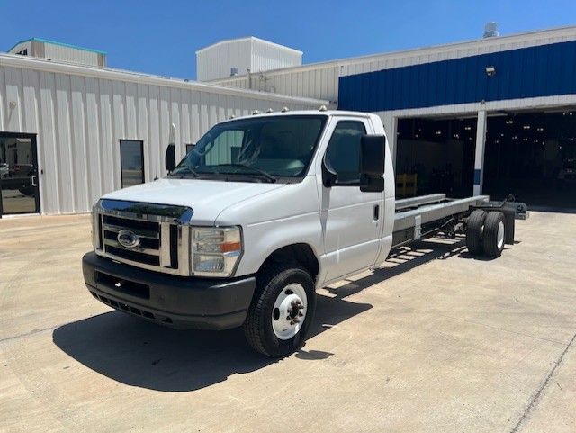 Used 2013 20 ' Cab and Chassis for sale