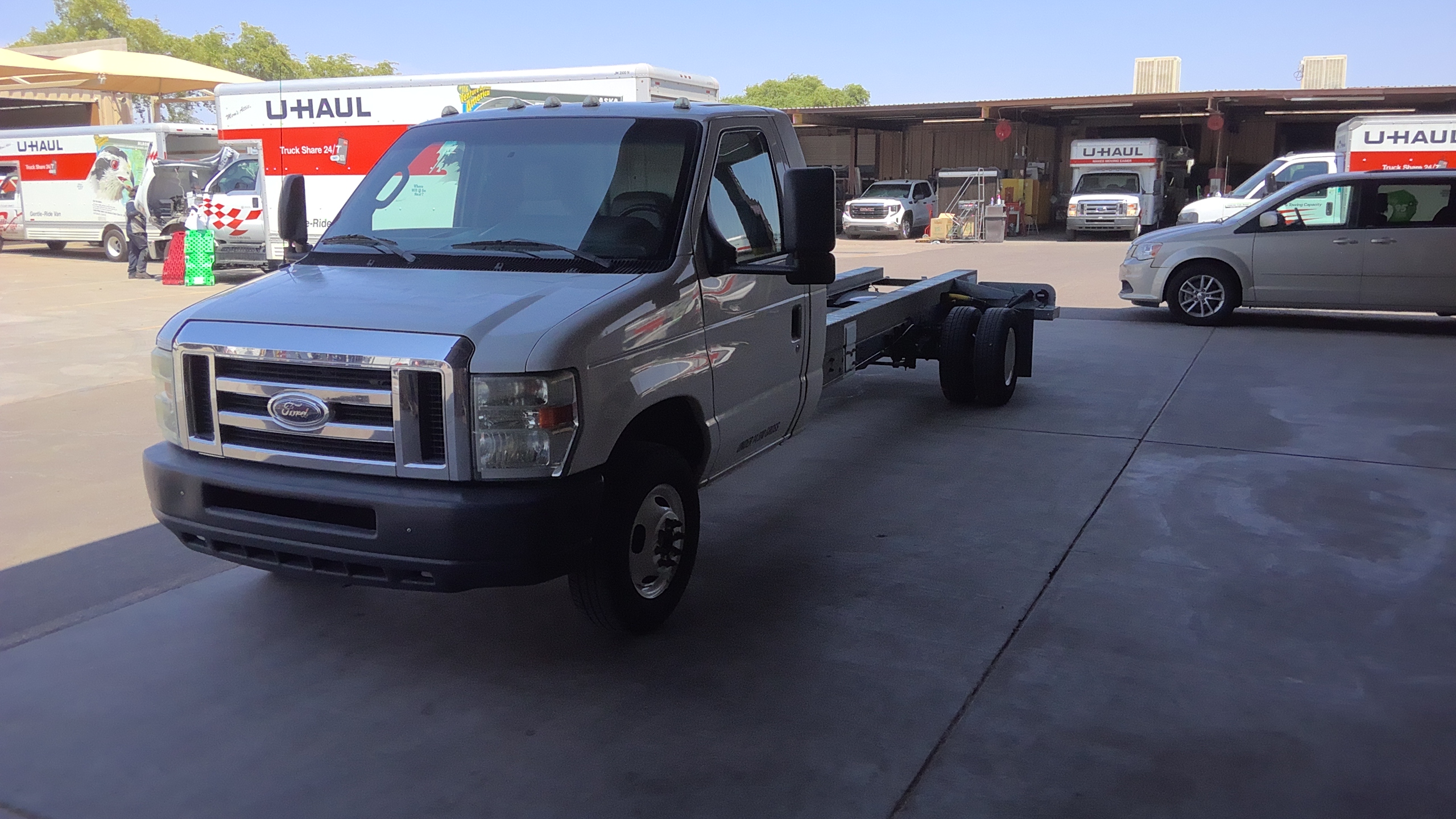 Used 2013 20 ' Cab and Chassis for sale