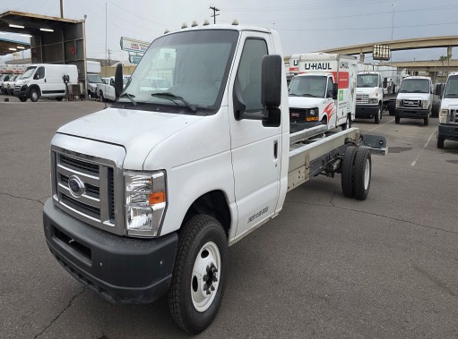 Used 2013 20 ' Cab and Chassis for sale