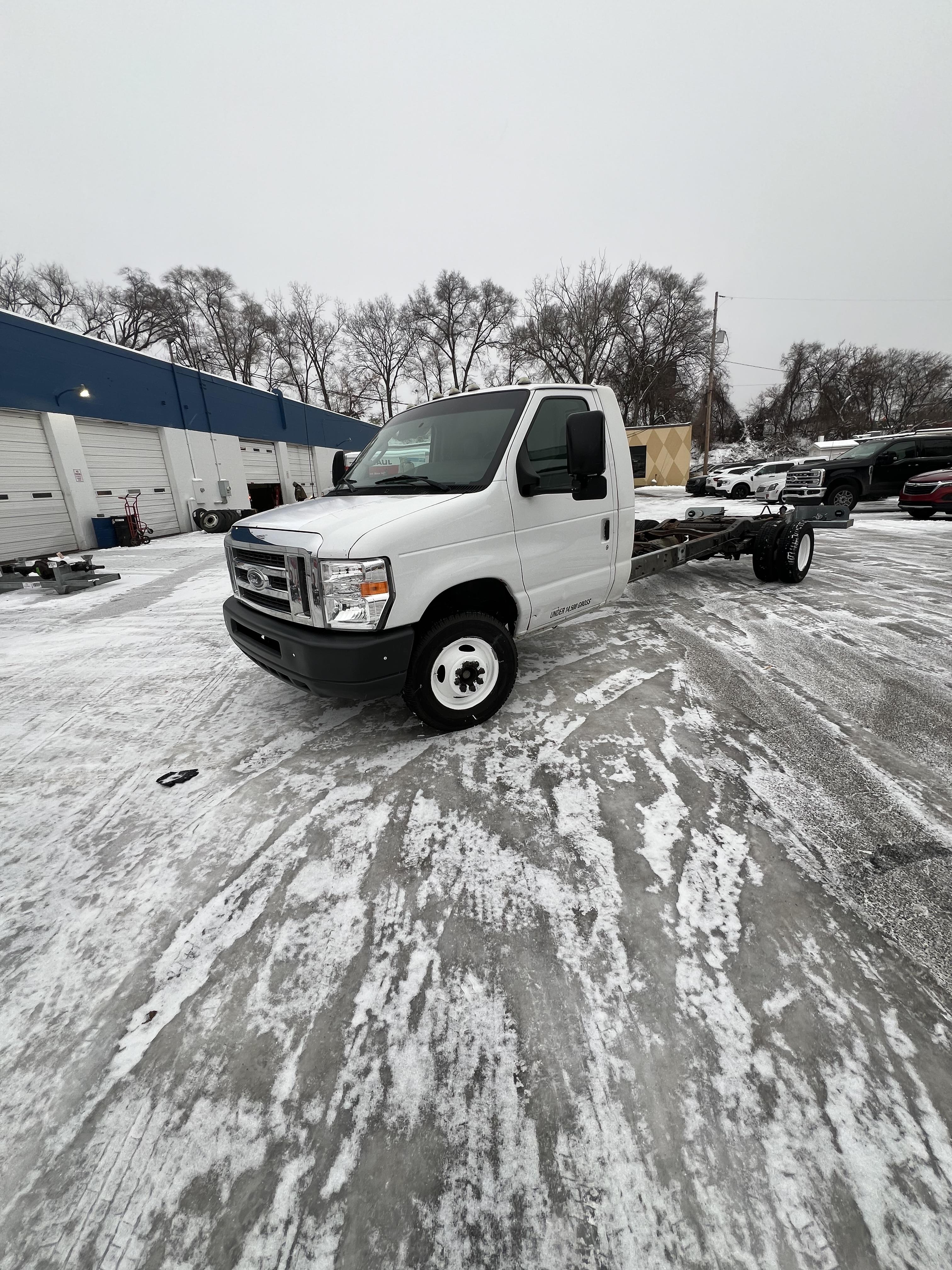 Used 2011 20 ' Cab and Chassis for sale