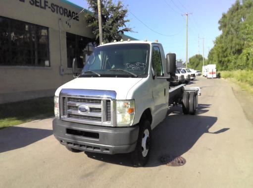Used 2011 20 ' Cab and Chassis for sale
