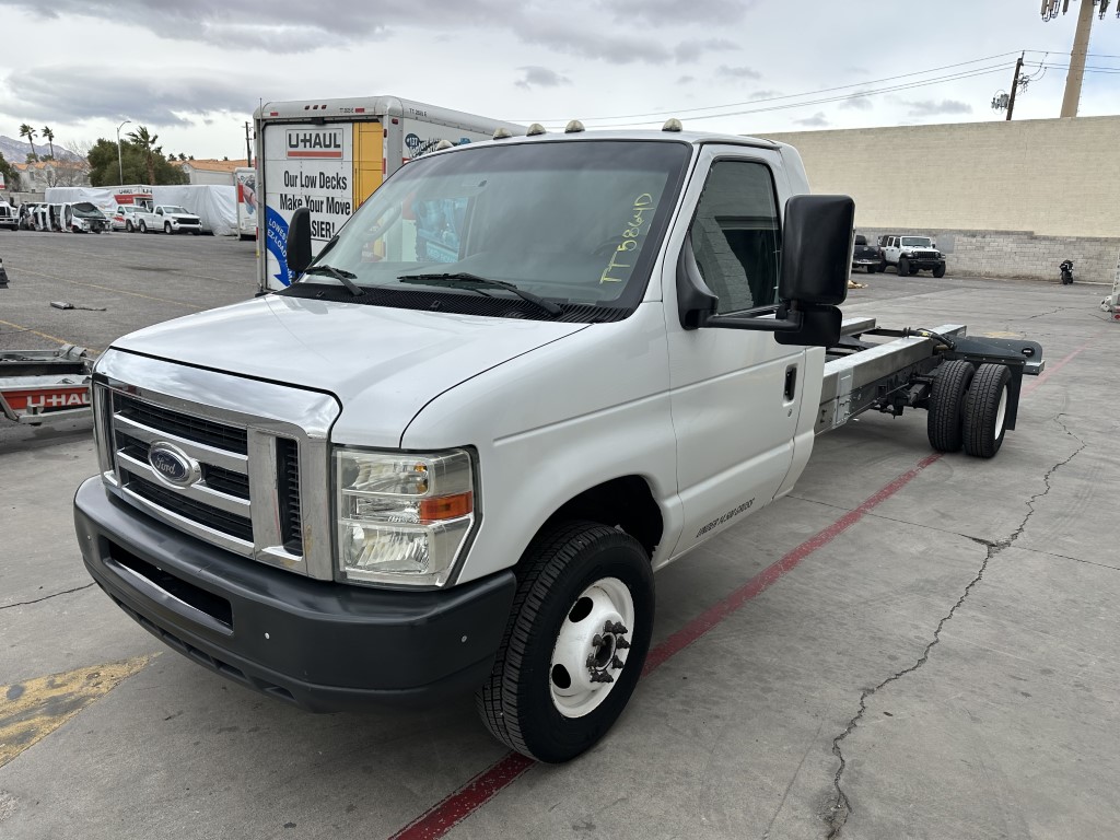 Used 2011 20 ' Cab and Chassis for sale