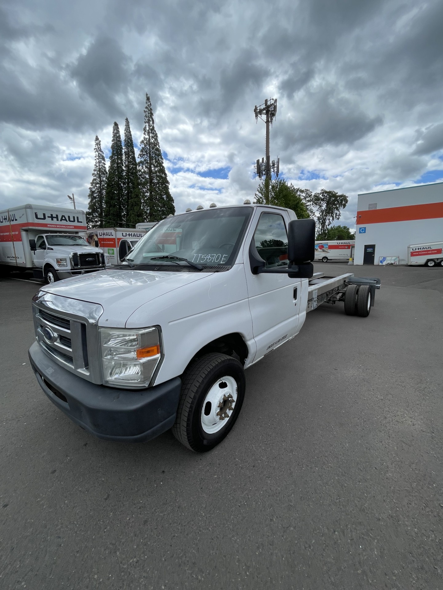Used 2013 20 ' Cab and Chassis for sale
