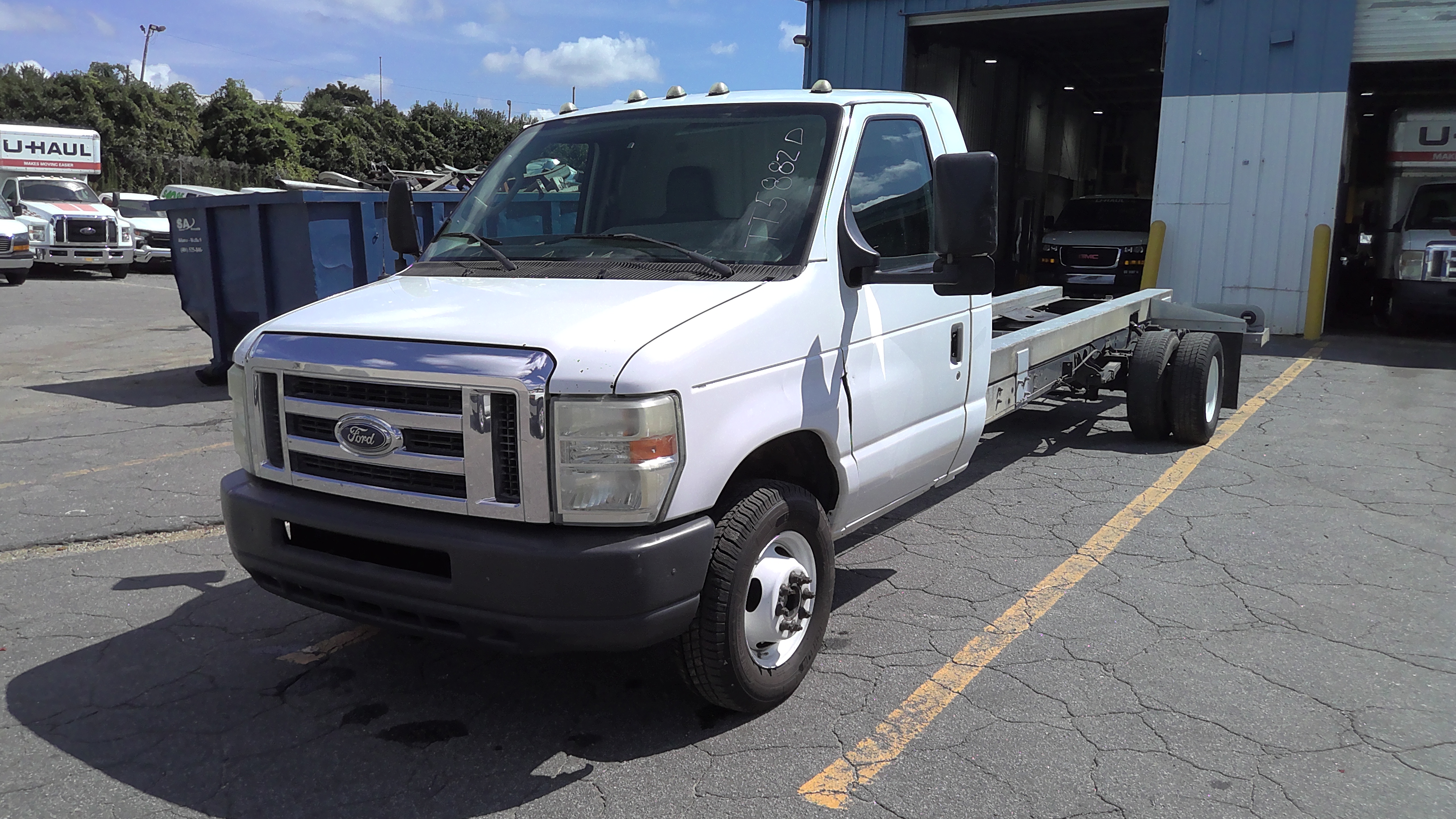 Used 2011 20 ' Cab and Chassis for sale