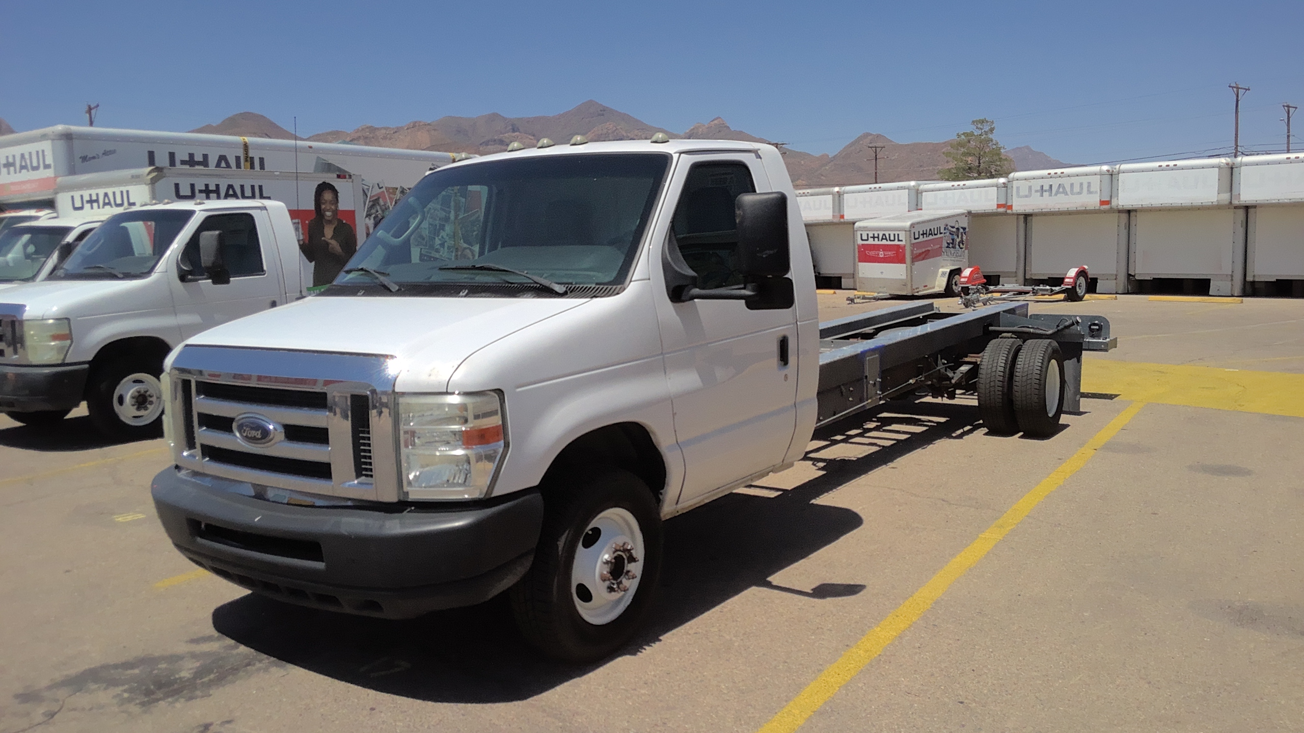 Used 2013 20 ' Cab and Chassis for sale