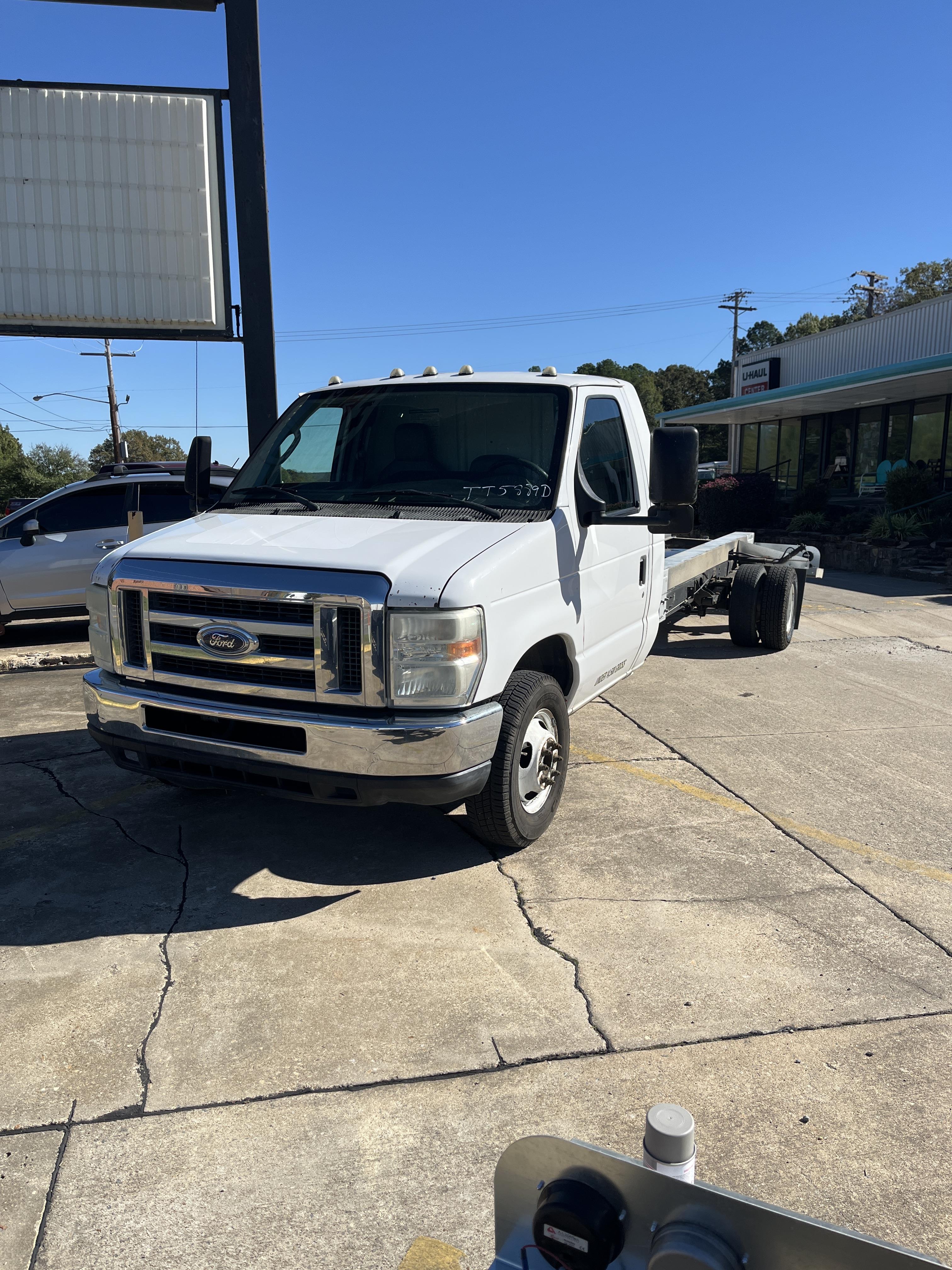 Used 2011 20 ' Cab and Chassis for sale