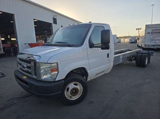 Used 2013 20 ' Cab and Chassis for sale