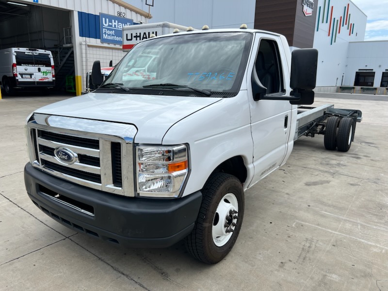 Used 2013 20 ' Cab and Chassis for sale