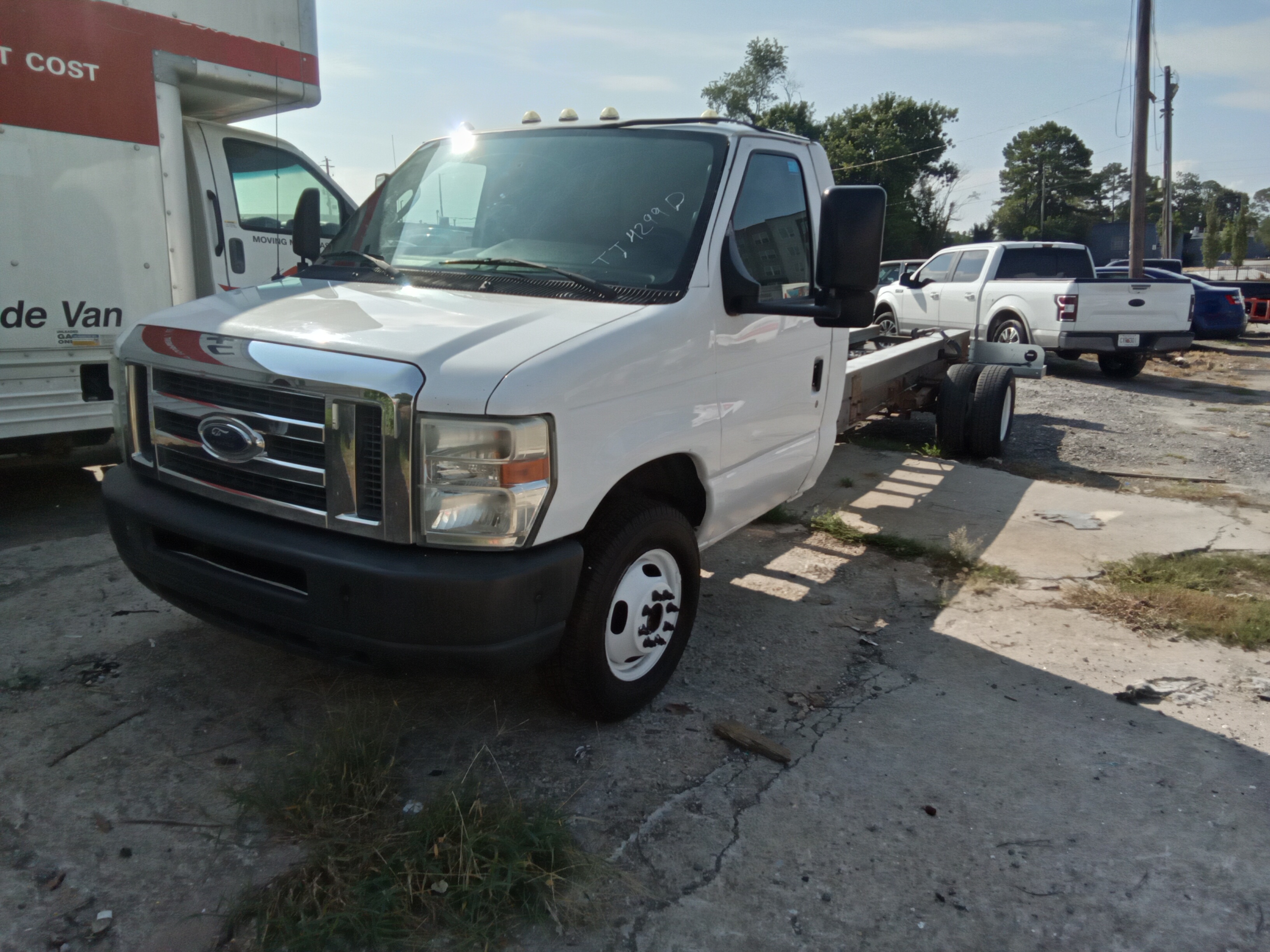 Used 2011 20 ' Cab and Chassis for sale
