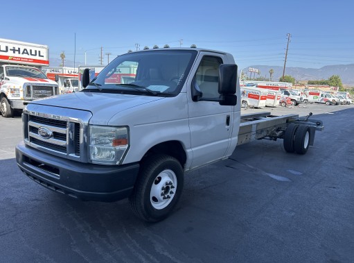 Used 2013 20 ' Cab and Chassis for sale