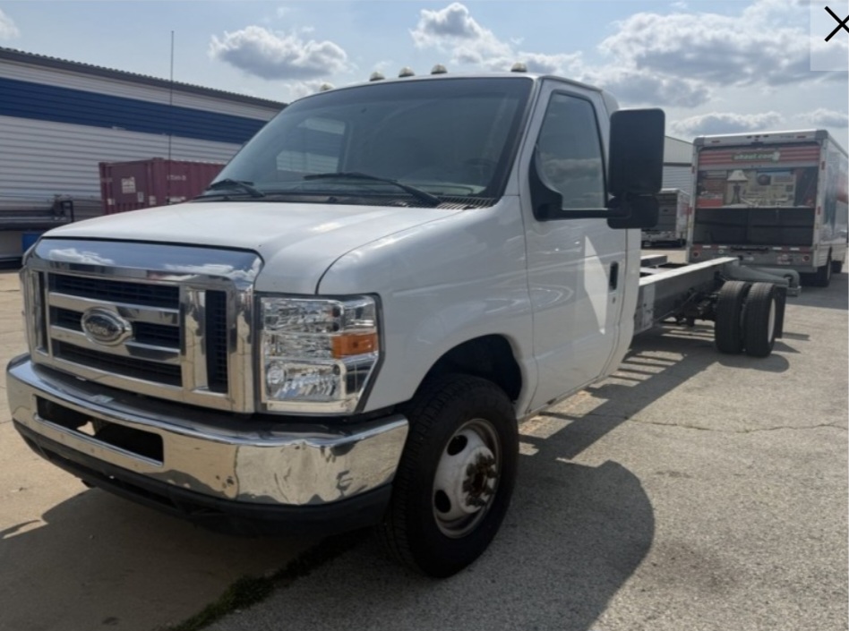 Used 2013 20 ' Cab and Chassis for sale