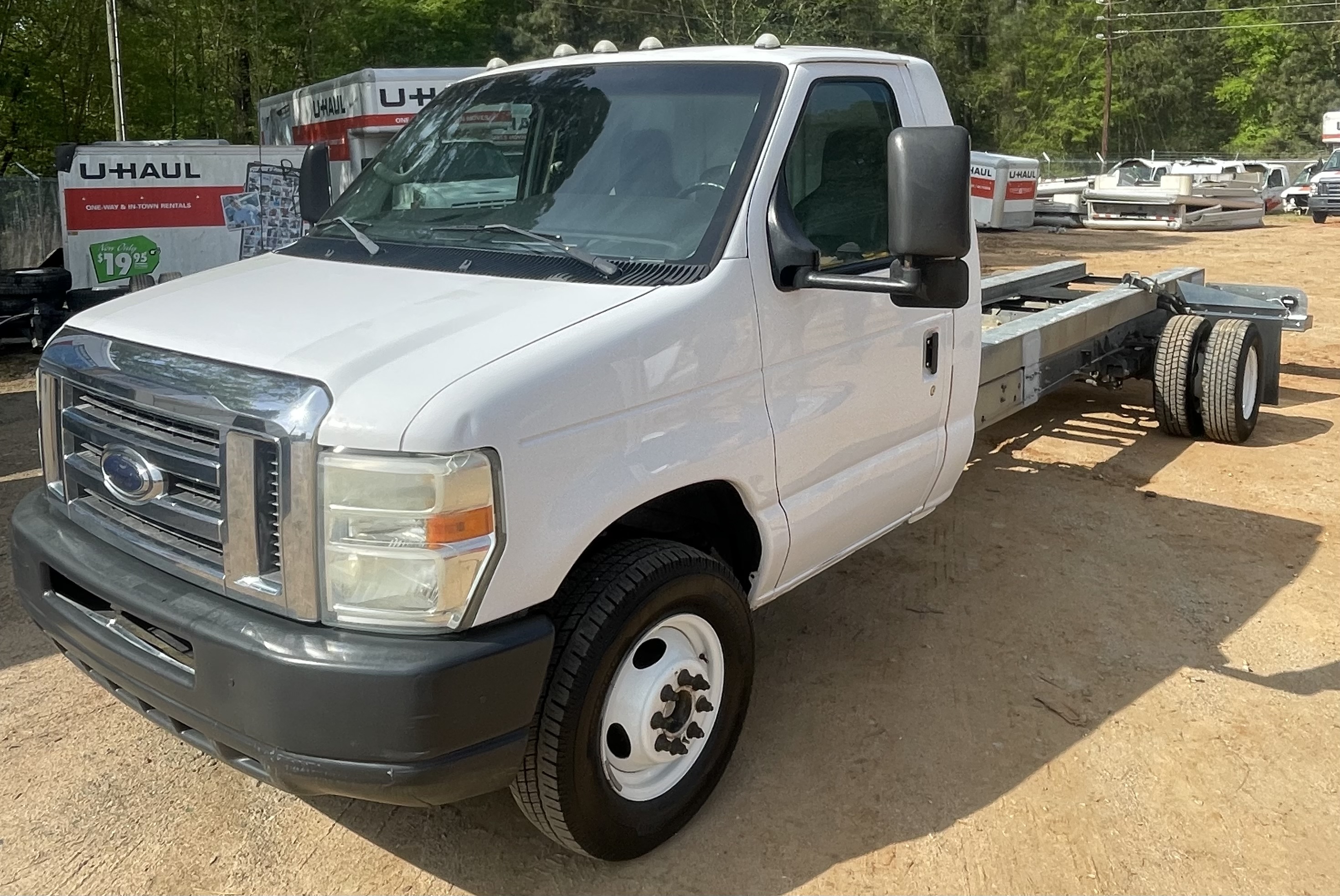 Used 2011 20 ' Cab and Chassis for sale