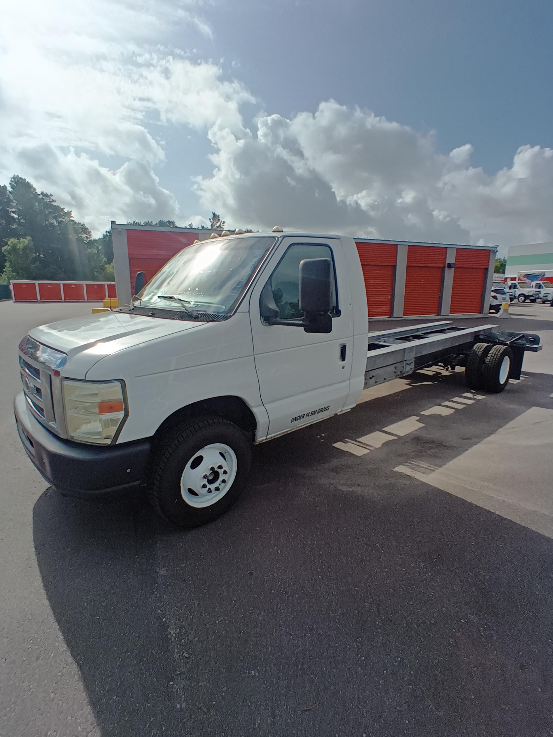 Used 2011 20 ' Cab and Chassis for sale