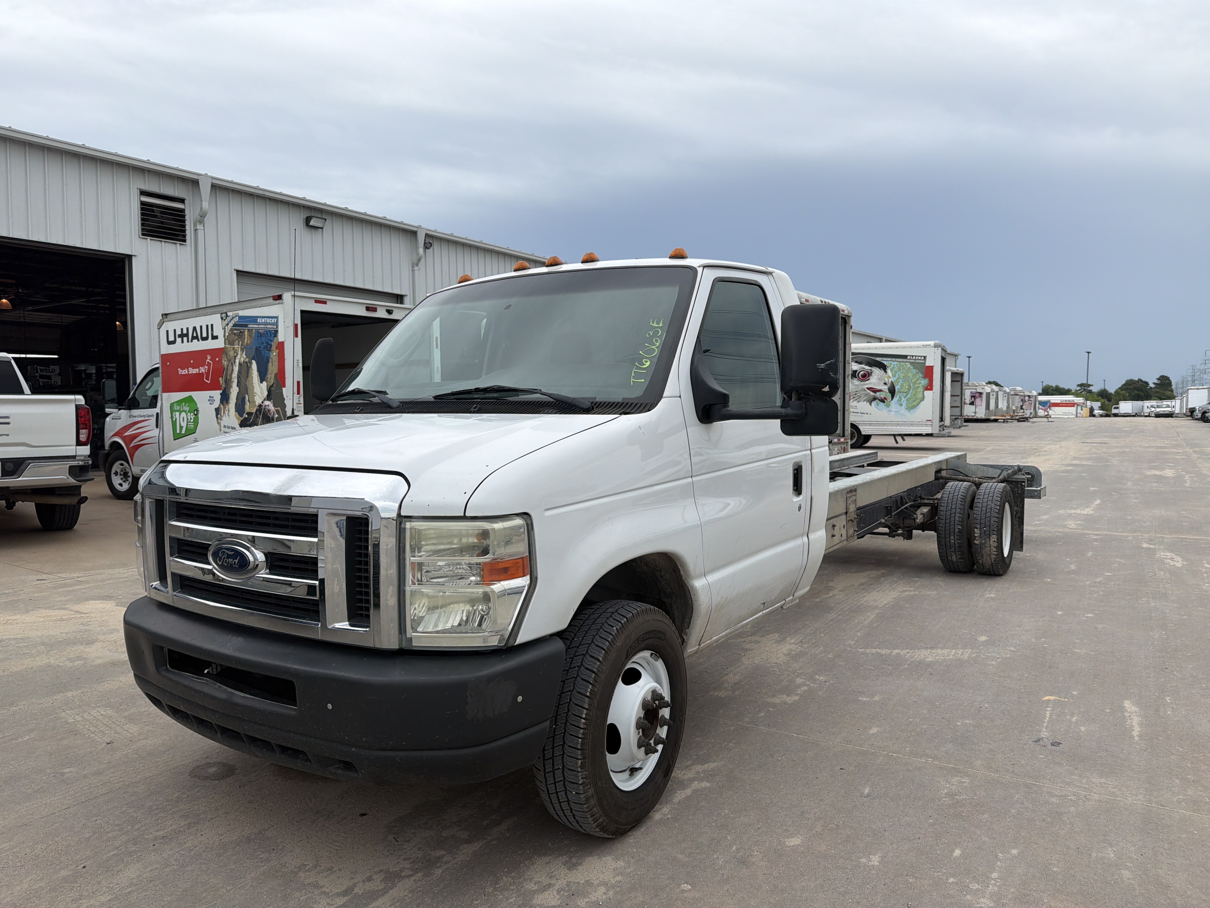 Used 2013 20 ' Cab and Chassis for sale