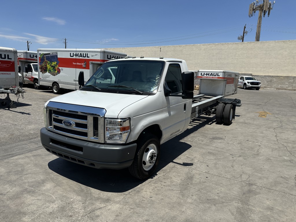 Used 2011 20 ' Cab and Chassis for sale