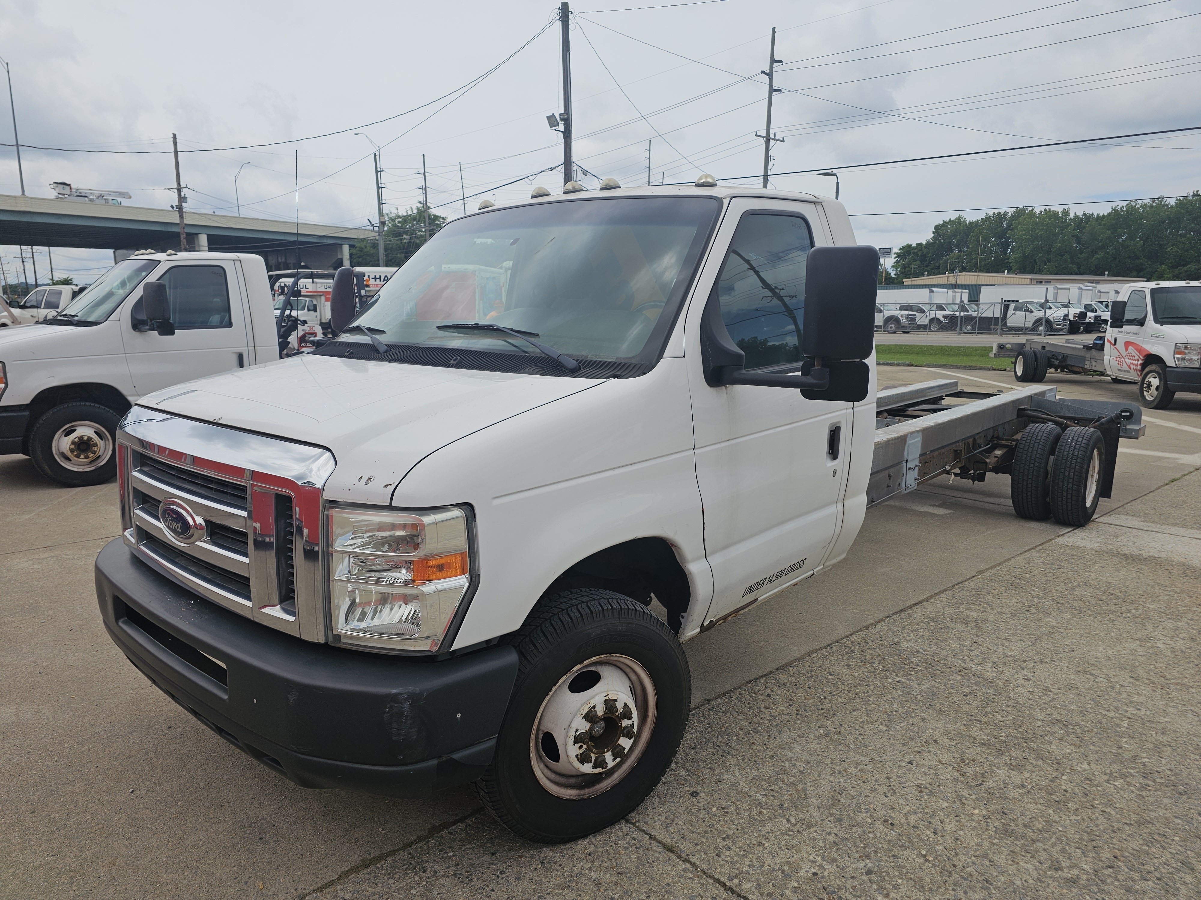Used 2011 20 ' Cab and Chassis for sale