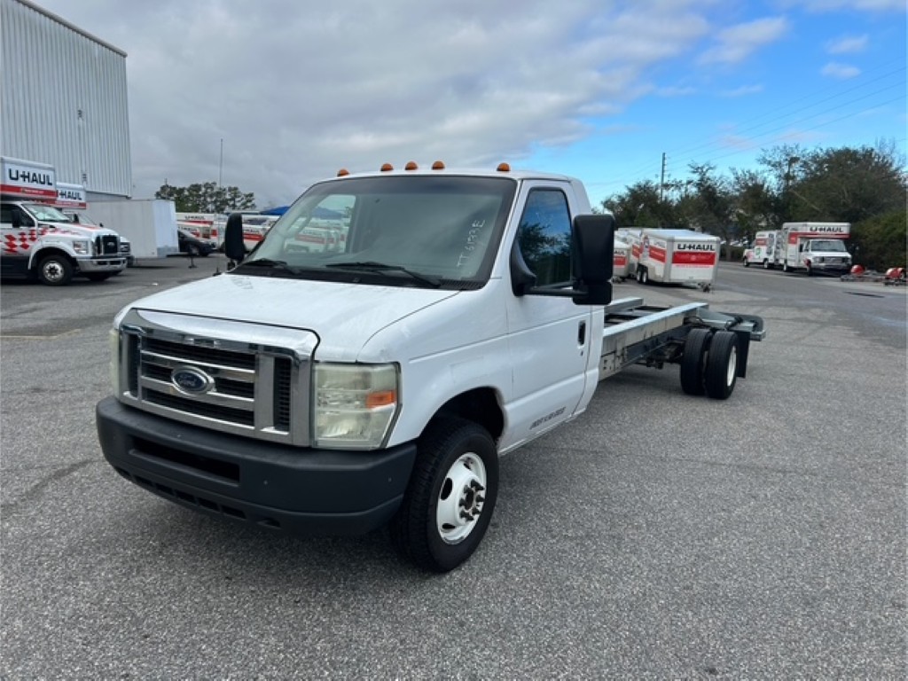 Used 2013 20 ' Cab and Chassis for sale