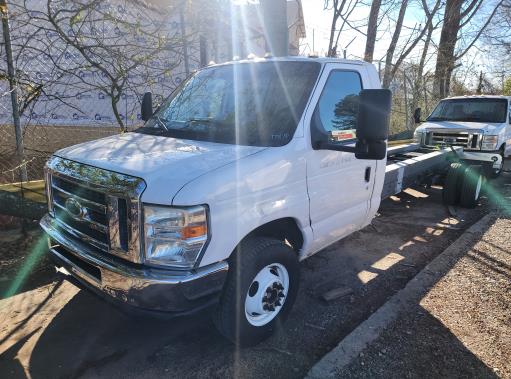 Used 2011 20 ' Cab and Chassis for sale