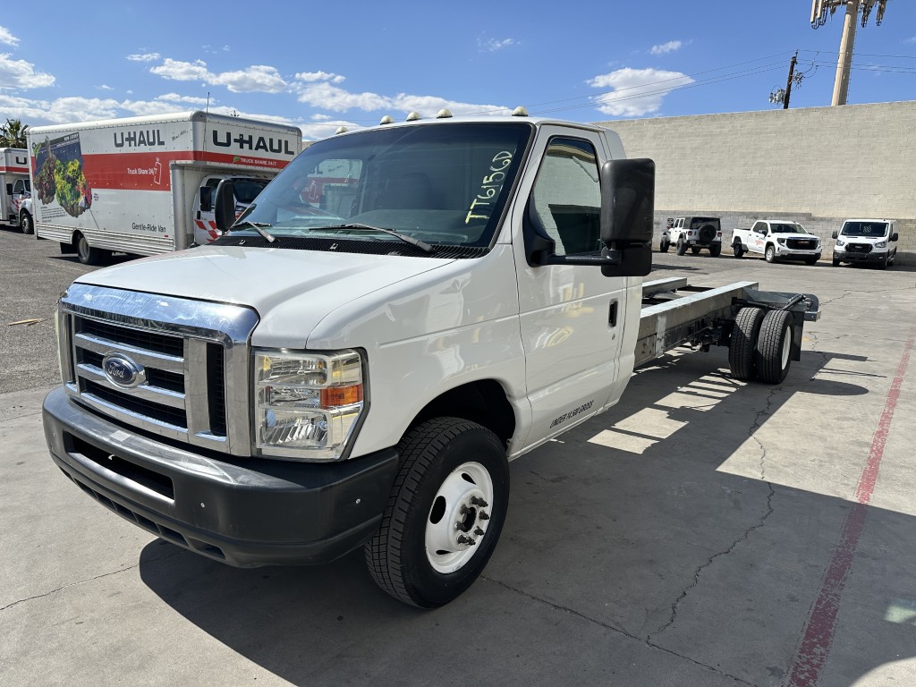 Used 2011 20 ' Cab and Chassis for sale