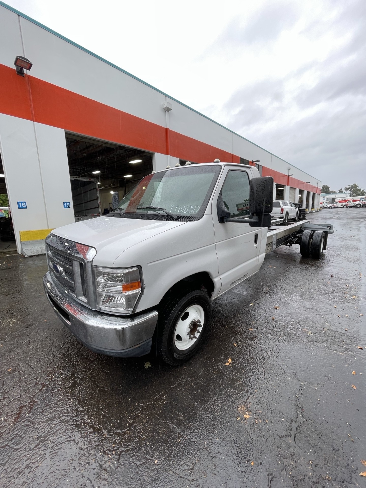 Used 2011 20 ' Cab and Chassis for sale