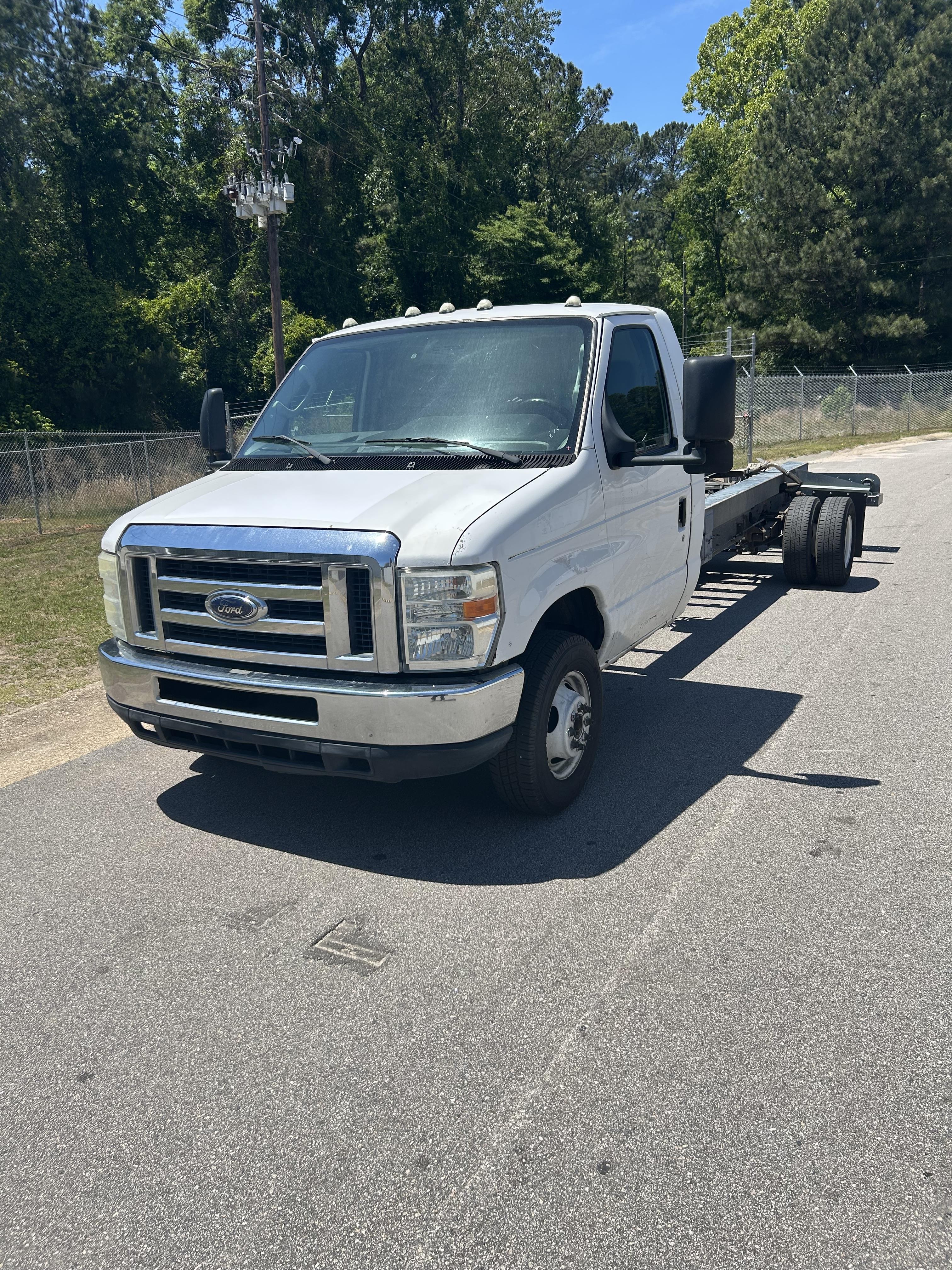 Used 2013 20 ' Cab and Chassis for sale