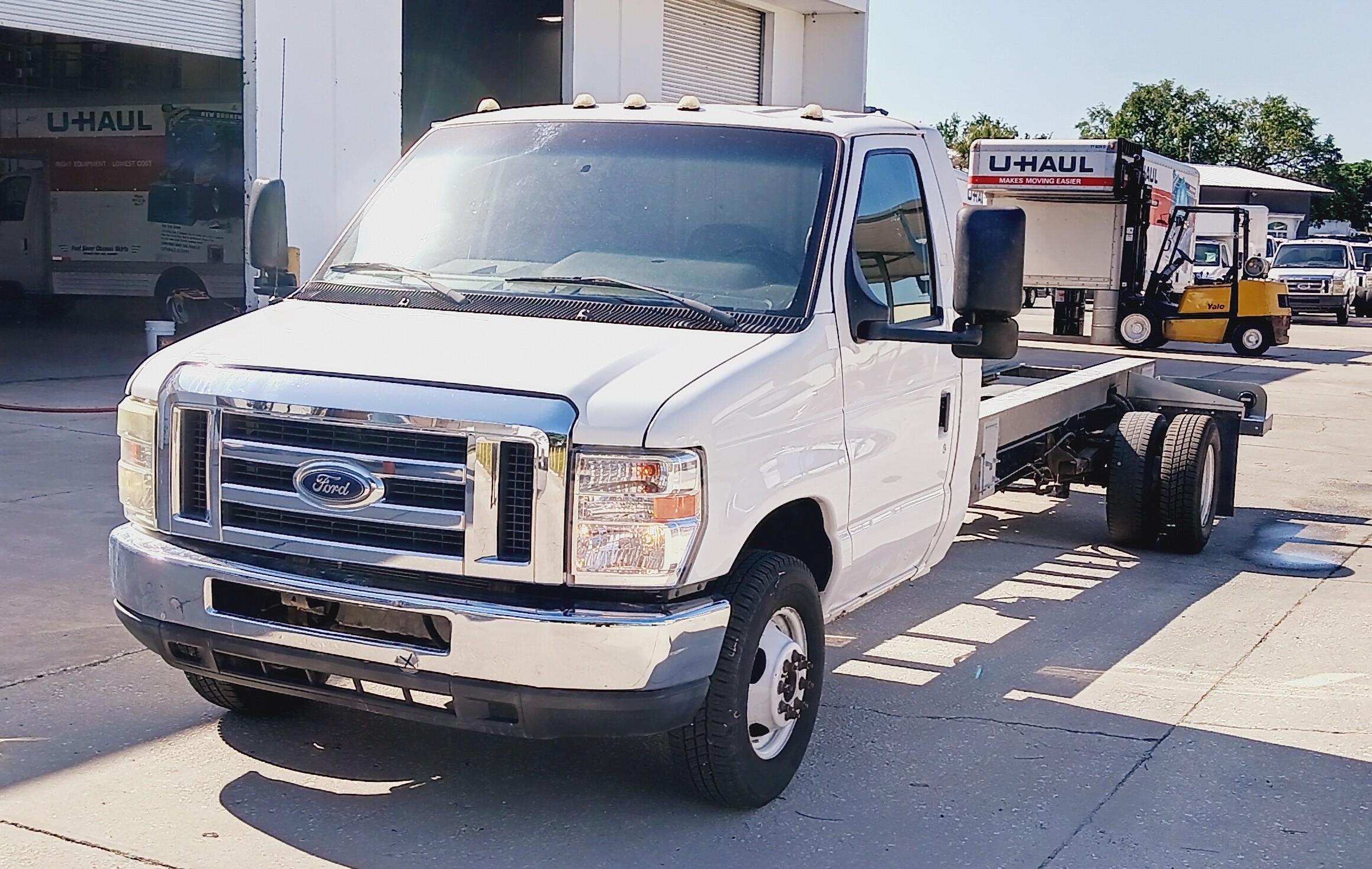 Used 2011 20 ' Cab and Chassis for sale