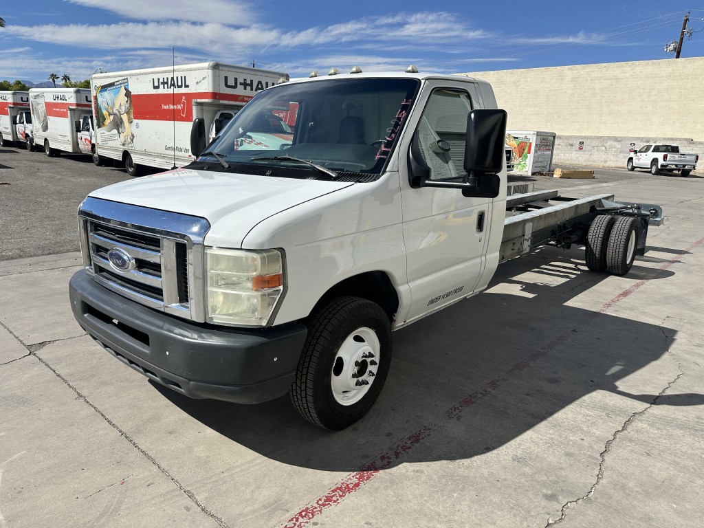 Used 2013 20 ' Cab and Chassis for sale