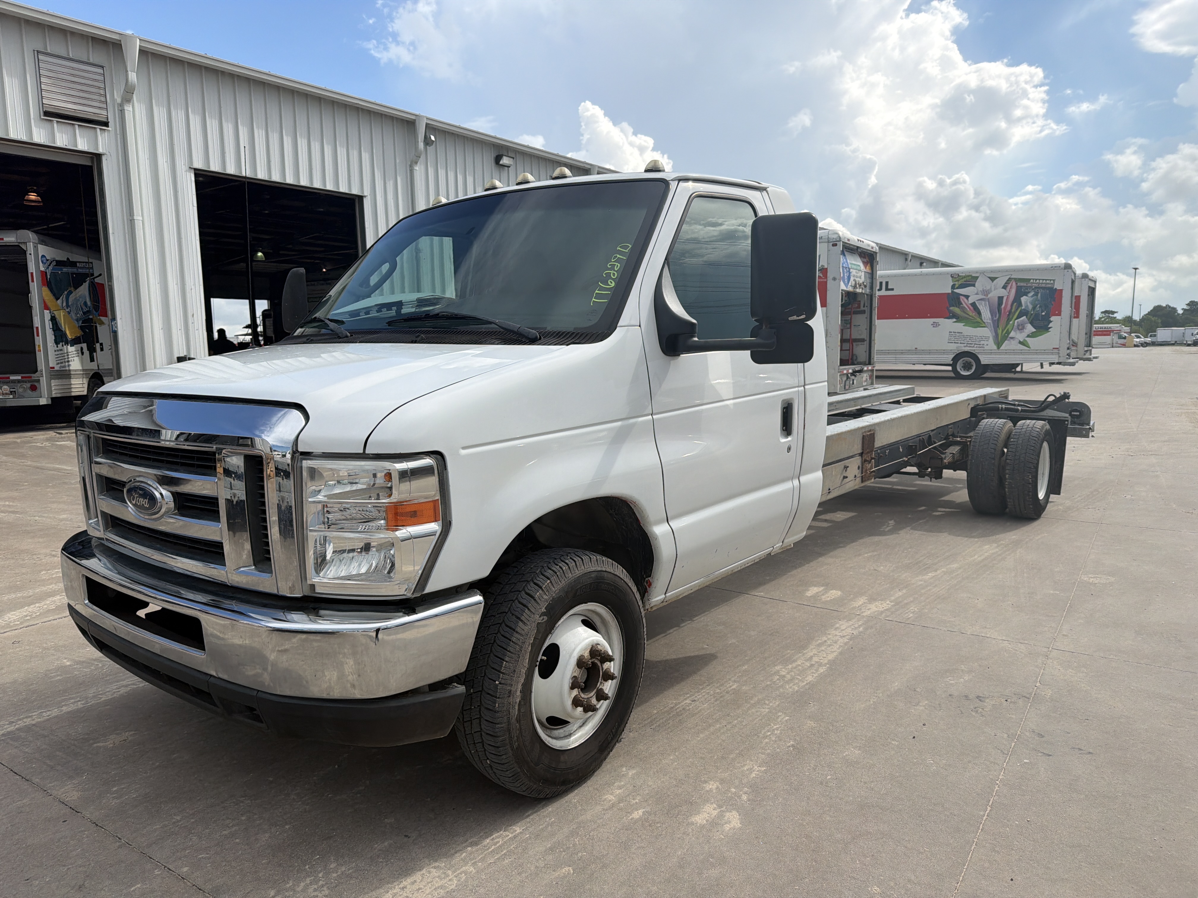 Used 2011 20 ' Cab and Chassis for sale