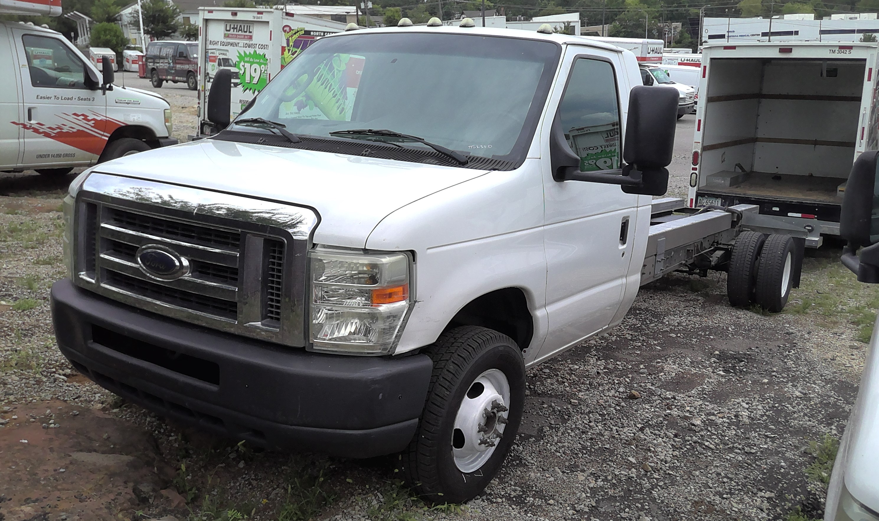 Used 2011 20 ' Cab and Chassis for sale