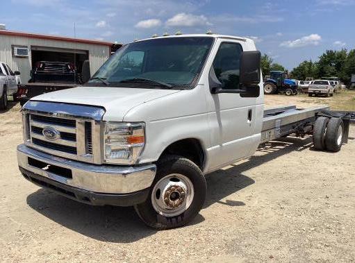 Used 2011 20 ' Cab and Chassis for sale