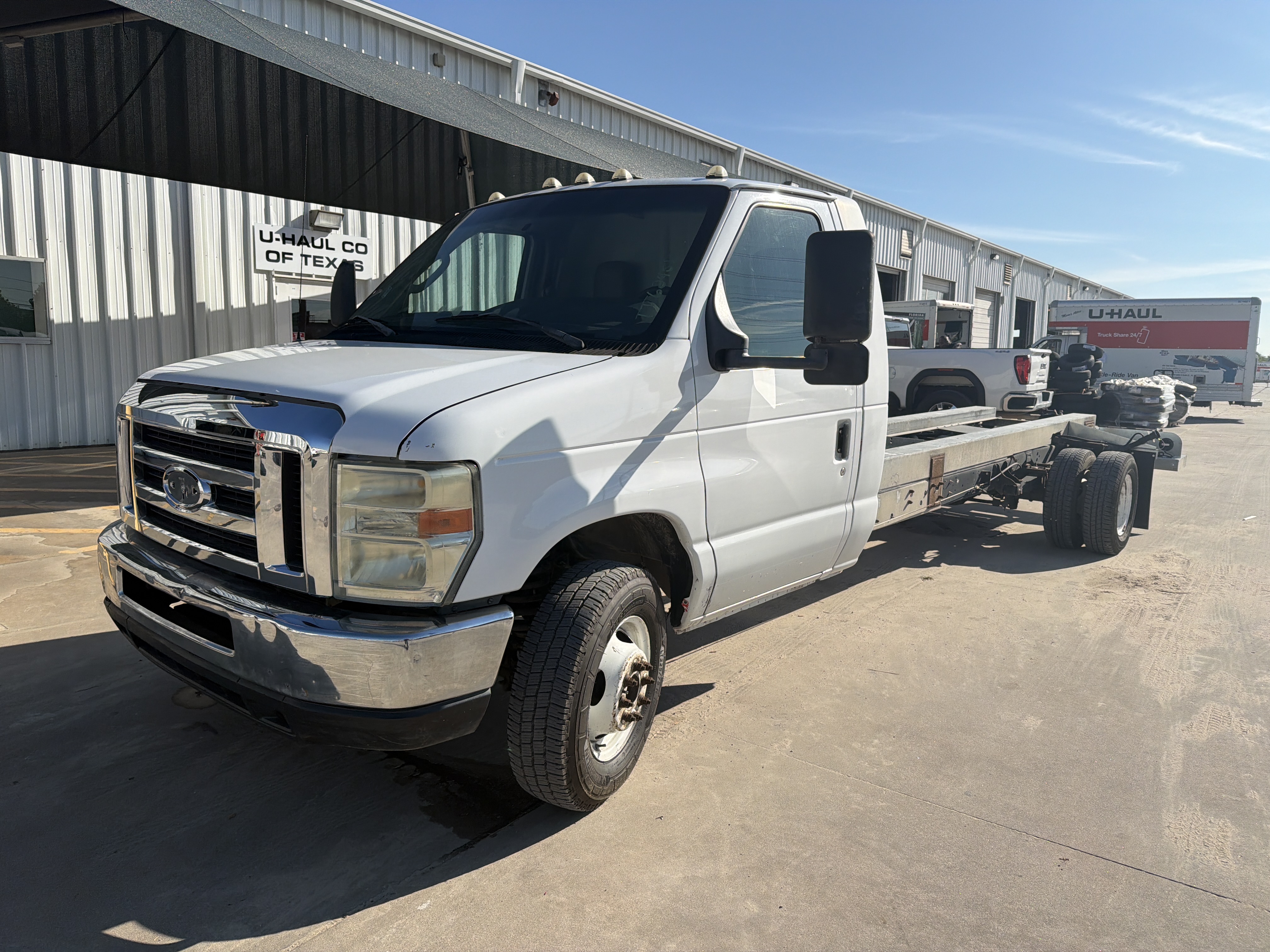 Used 2011 20 ' Cab and Chassis for sale