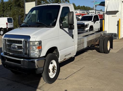 Used 2013 20 ' Cab and Chassis for sale