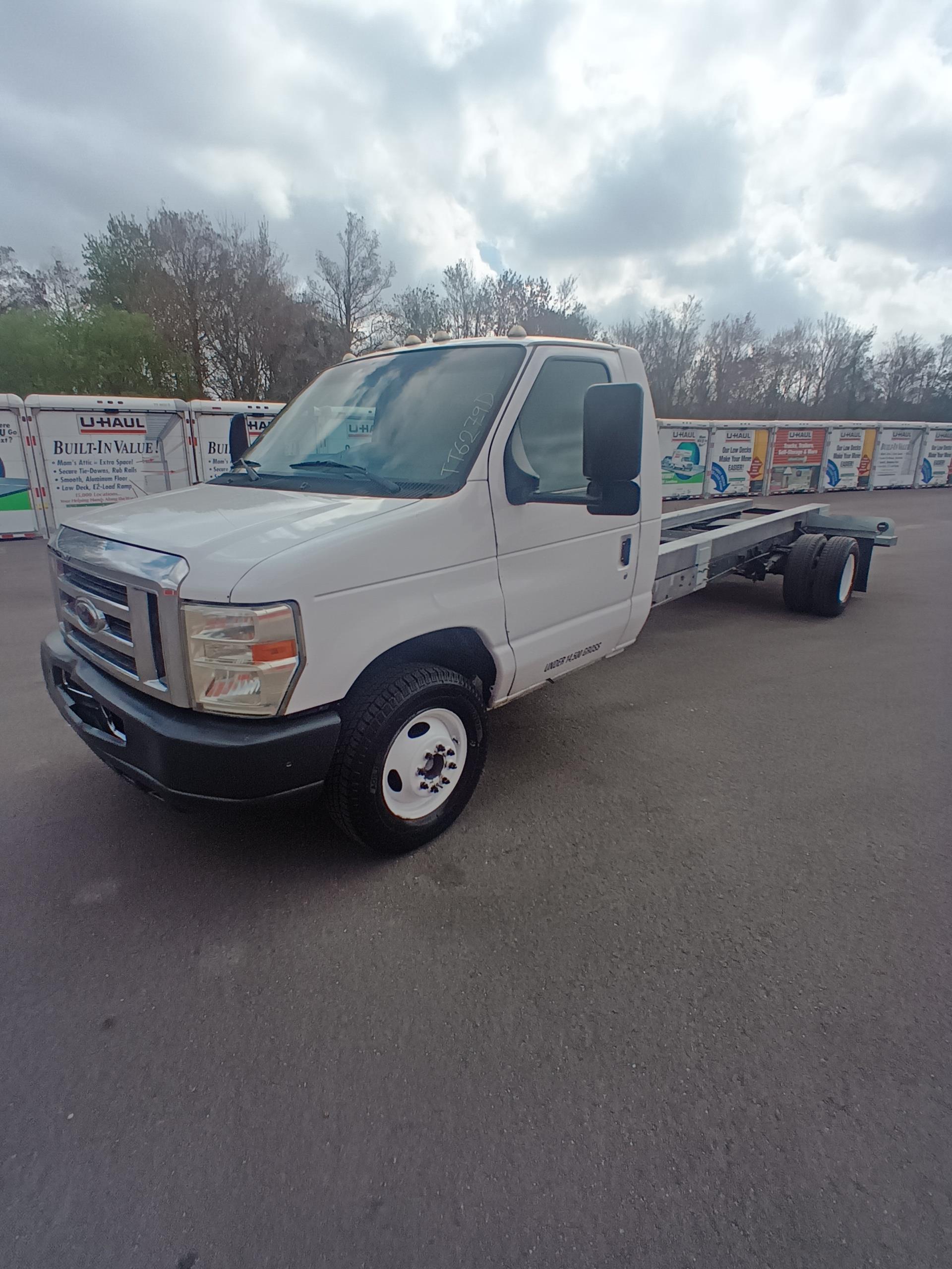 Used 2011 20 ' Cab and Chassis for sale
