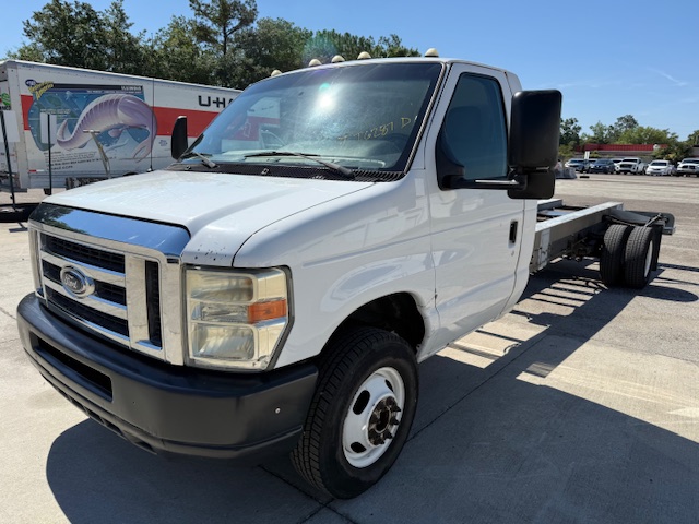 Used 2011 20 ' Cab and Chassis for sale