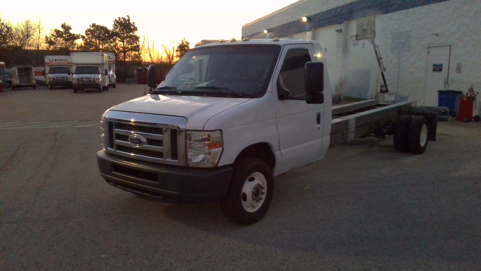 2011 Ford E450 Cab and Chassis for Sale in Glenwood, IL 60425 UHaul