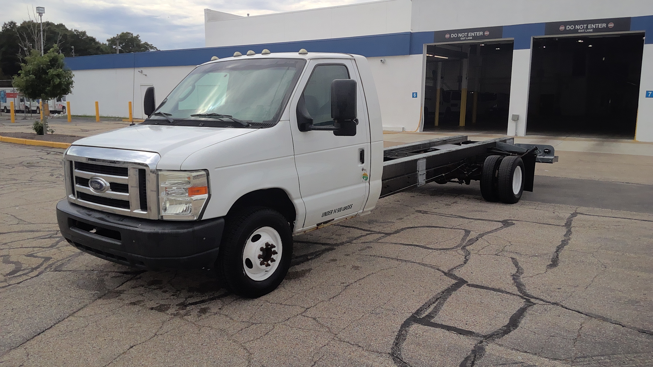 Used 2013 20 ' Cab and Chassis for sale