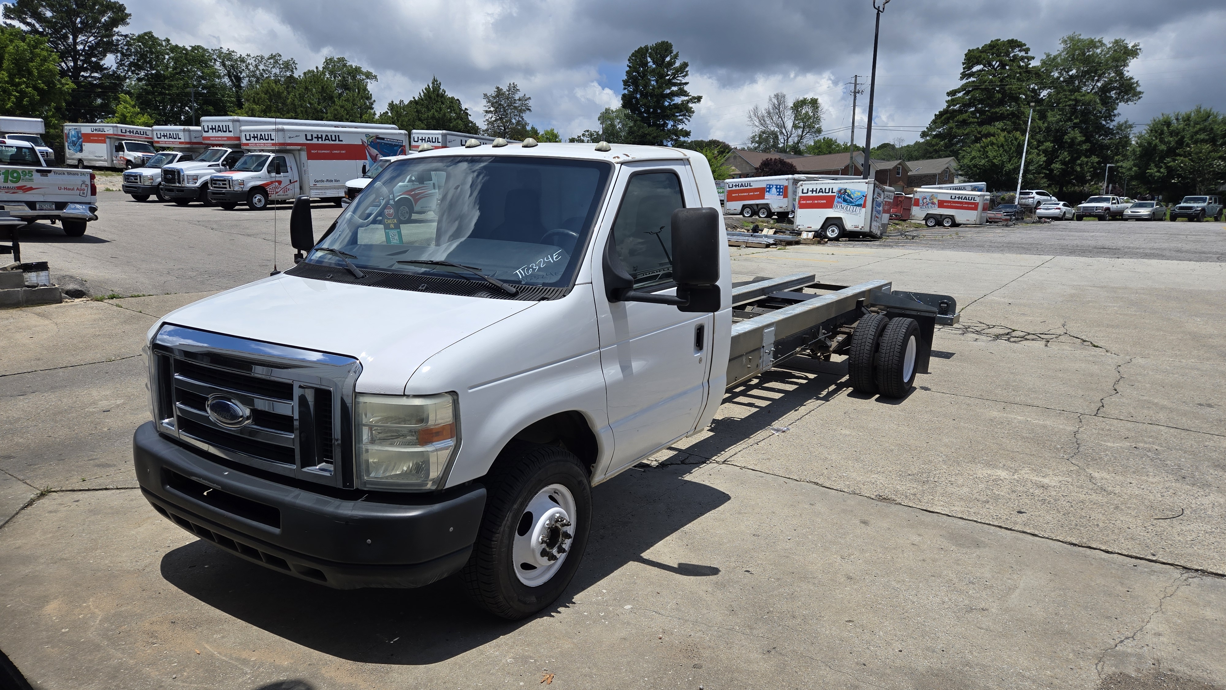 Used 2013 20 ' Cab and Chassis for sale