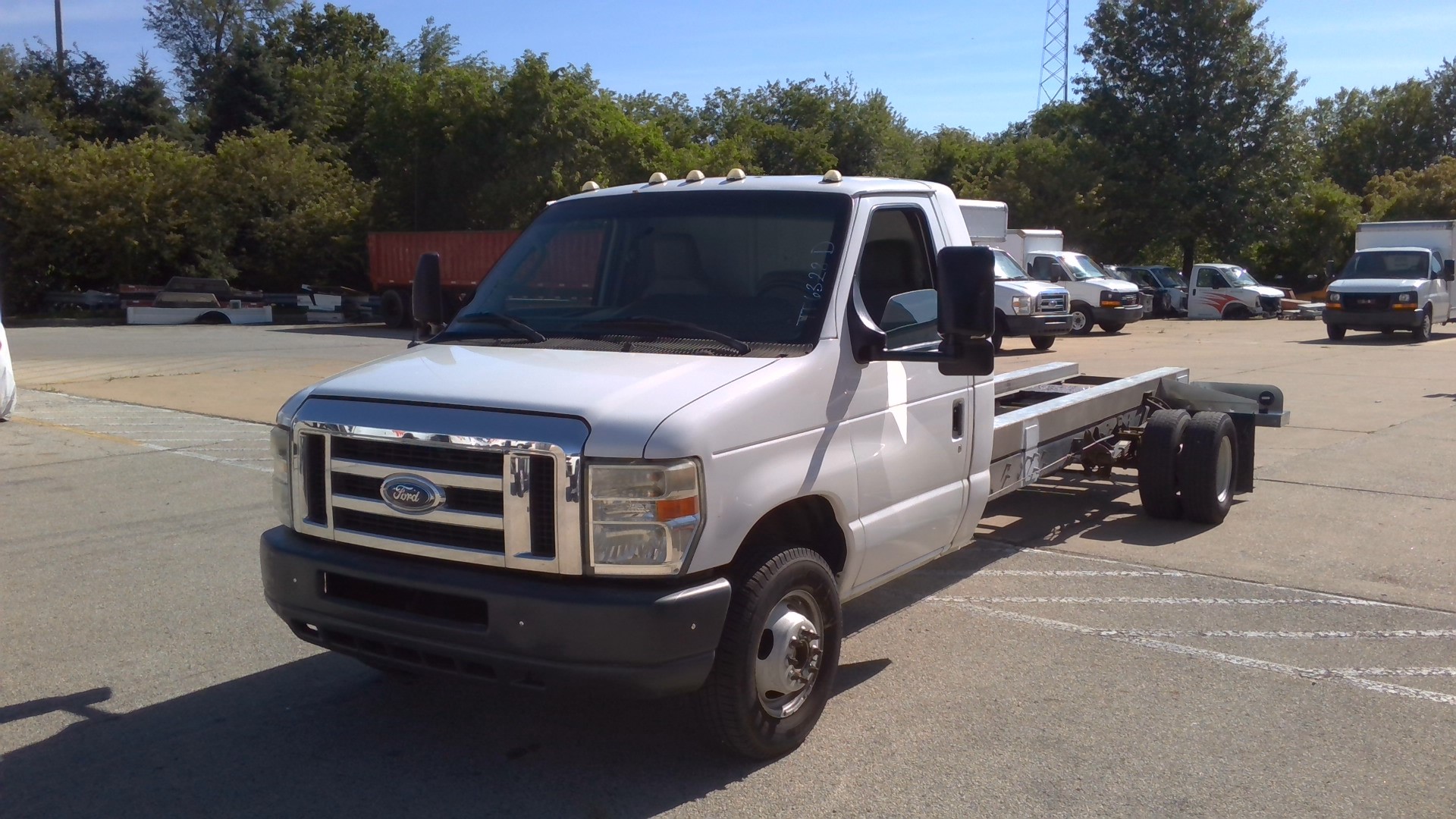 Used 2011 20 ' Cab and Chassis for sale