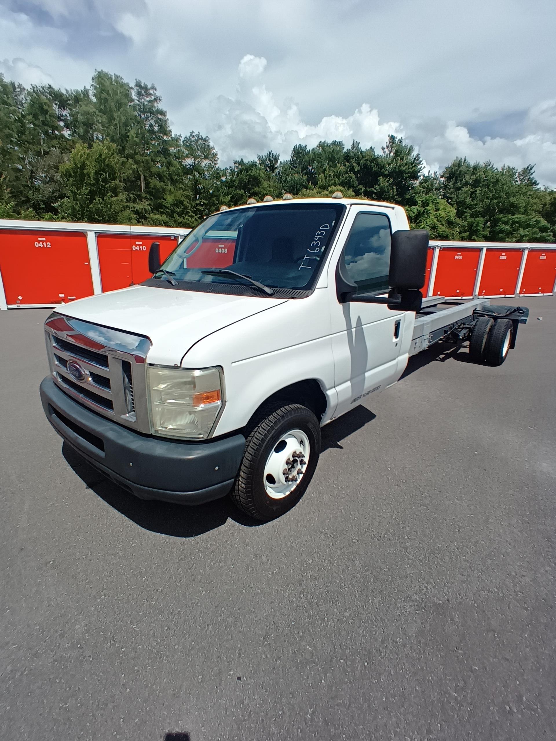 Used 2011 20 ' Cab and Chassis for sale