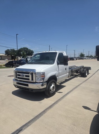 Used 2011 20 ' Cab and Chassis for sale