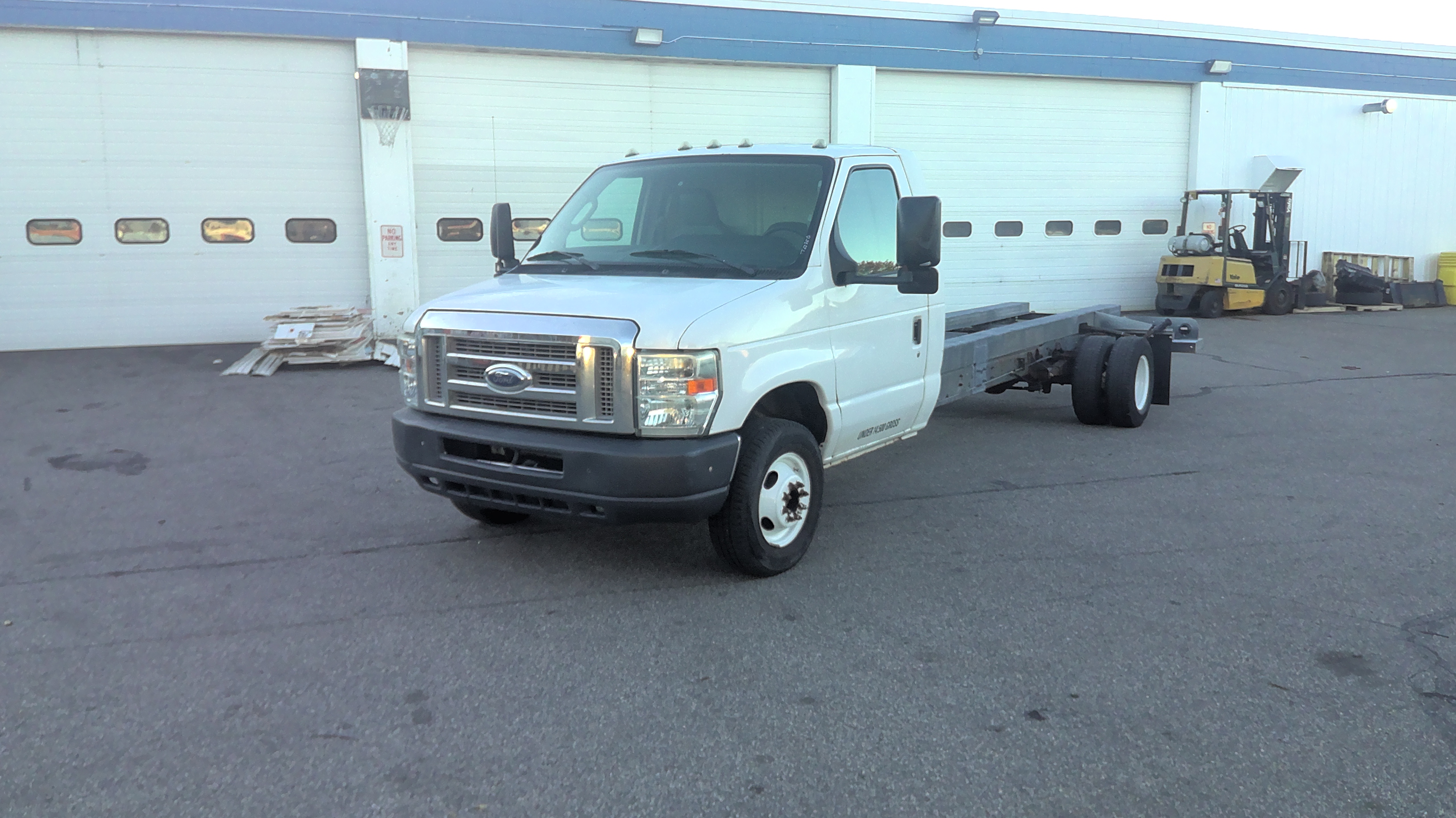 Used 2011 20 ' Cab and Chassis for sale