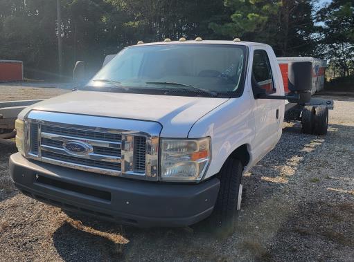 Used 2011 20 ' Cab and Chassis for sale
