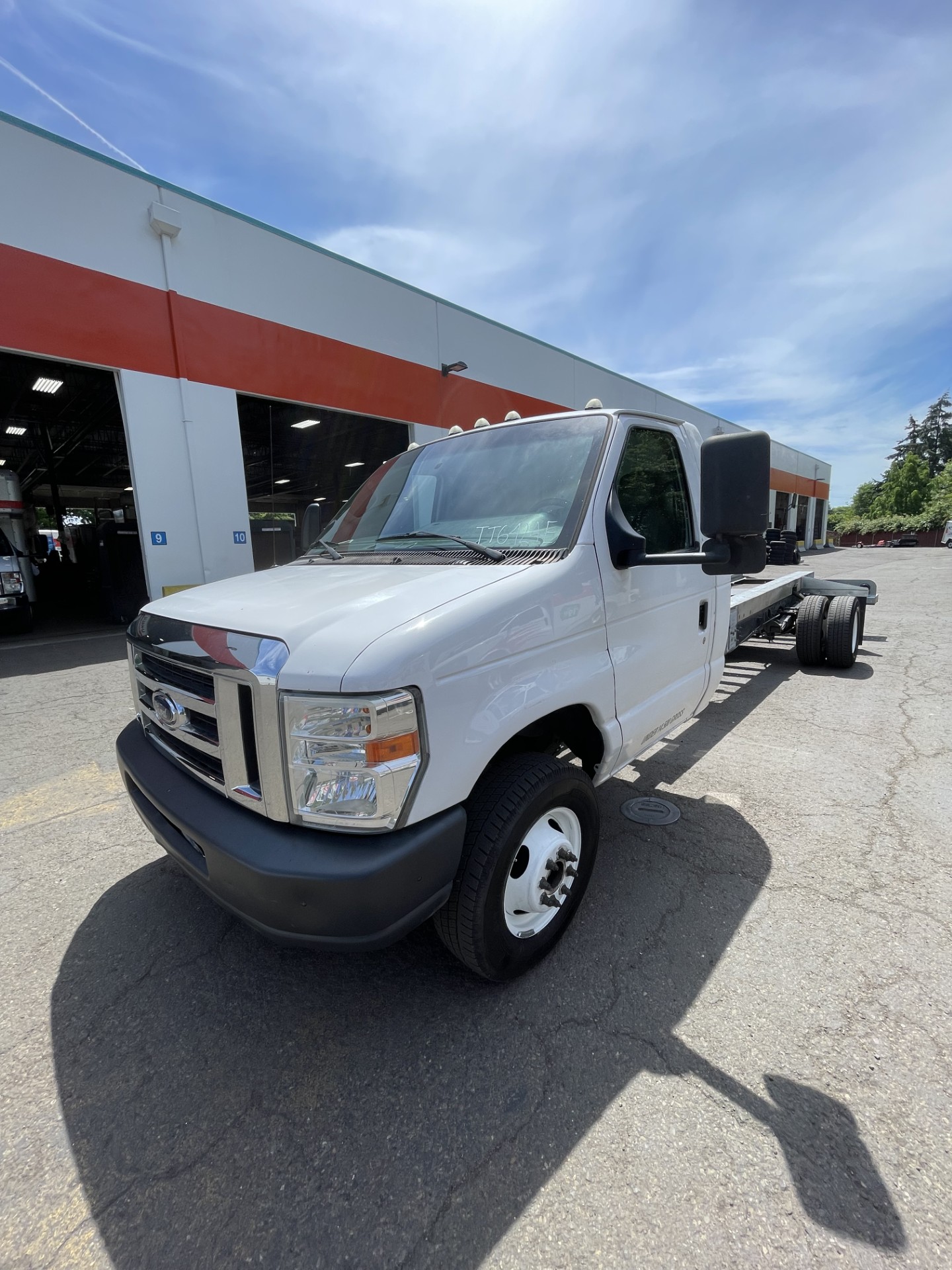 Used 2013 20 ' Cab and Chassis for sale
