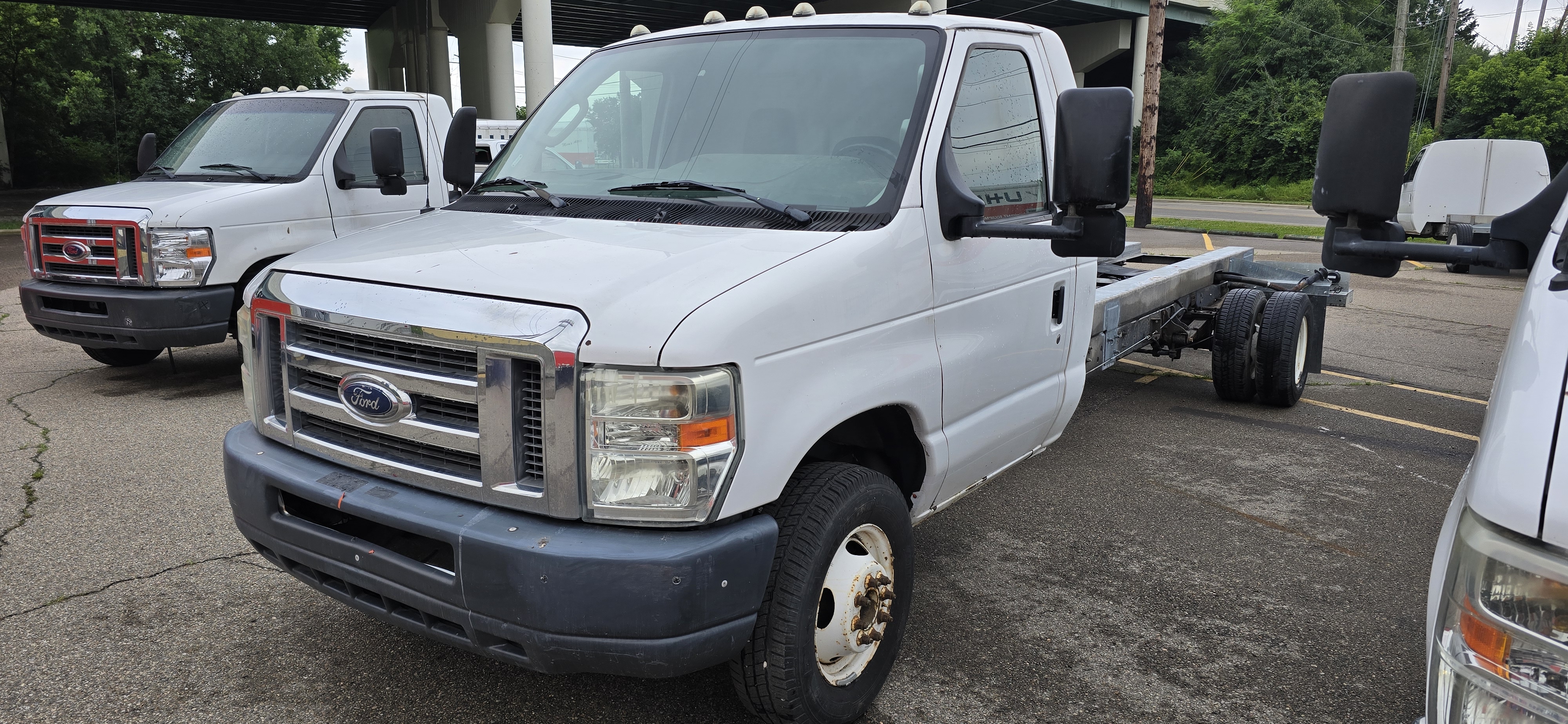 Used 2011 20 ' Cab and Chassis for sale