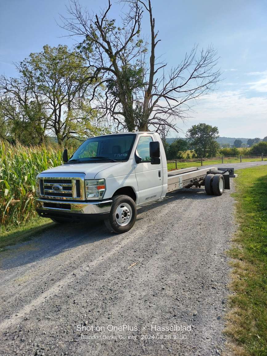 Used 2011 20 ' Cab and Chassis for sale