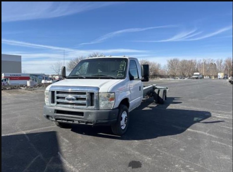 Used 2011 20 ' Cab and Chassis for sale