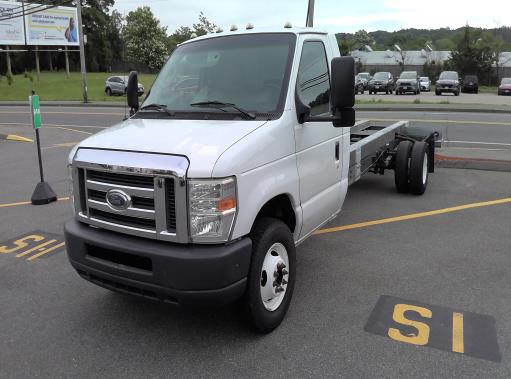 Used 2013 20 ' Cab and Chassis for sale