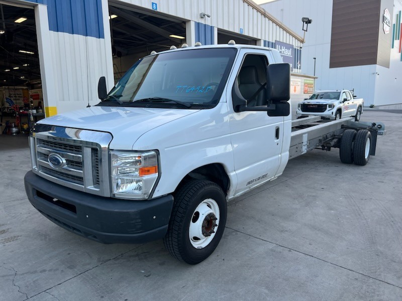 Used 2011 20 ' Cab and Chassis for sale
