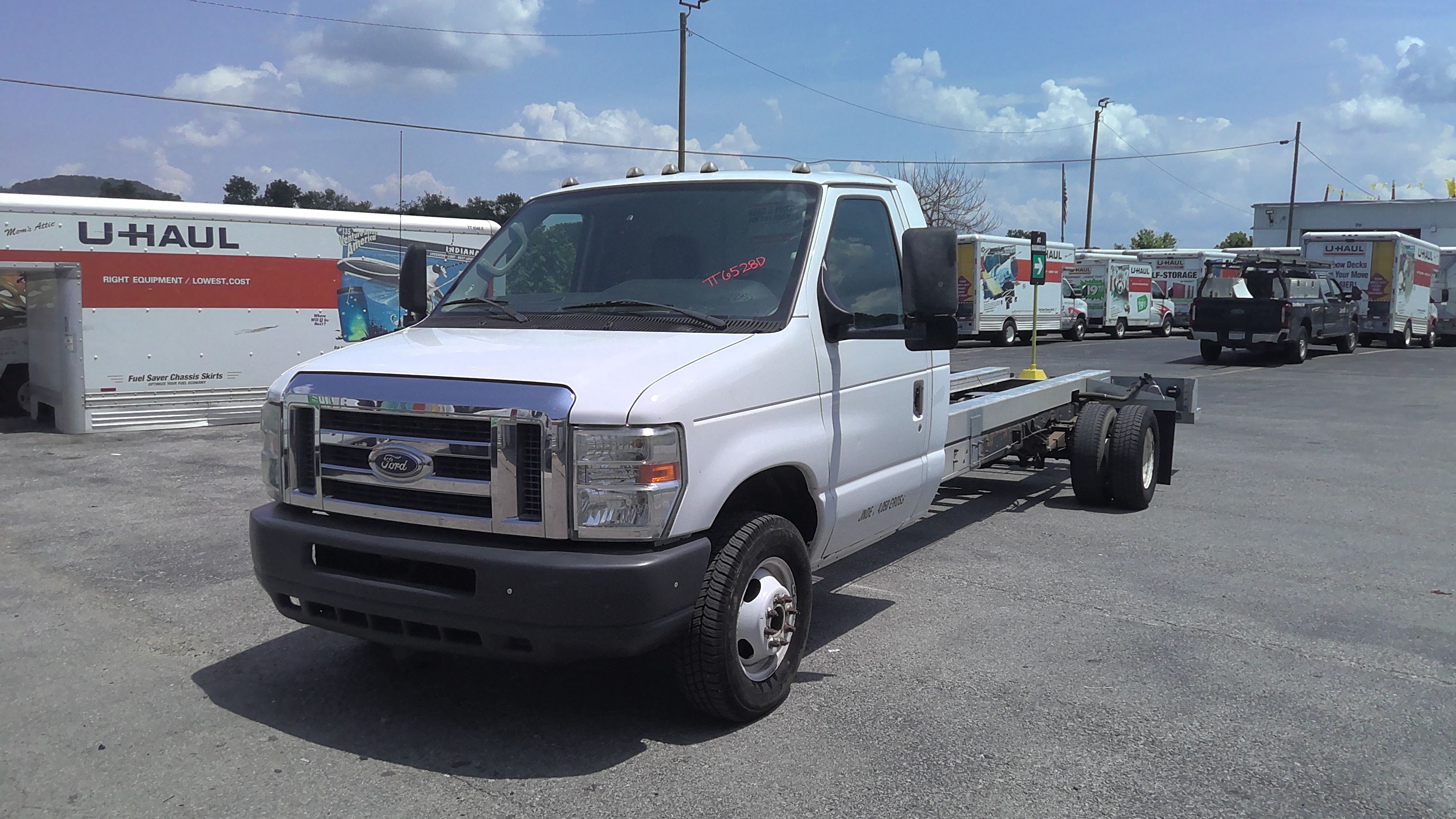 Used 2011 20 ' Cab and Chassis for sale